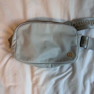 lululemon Everywhere Belt Bag